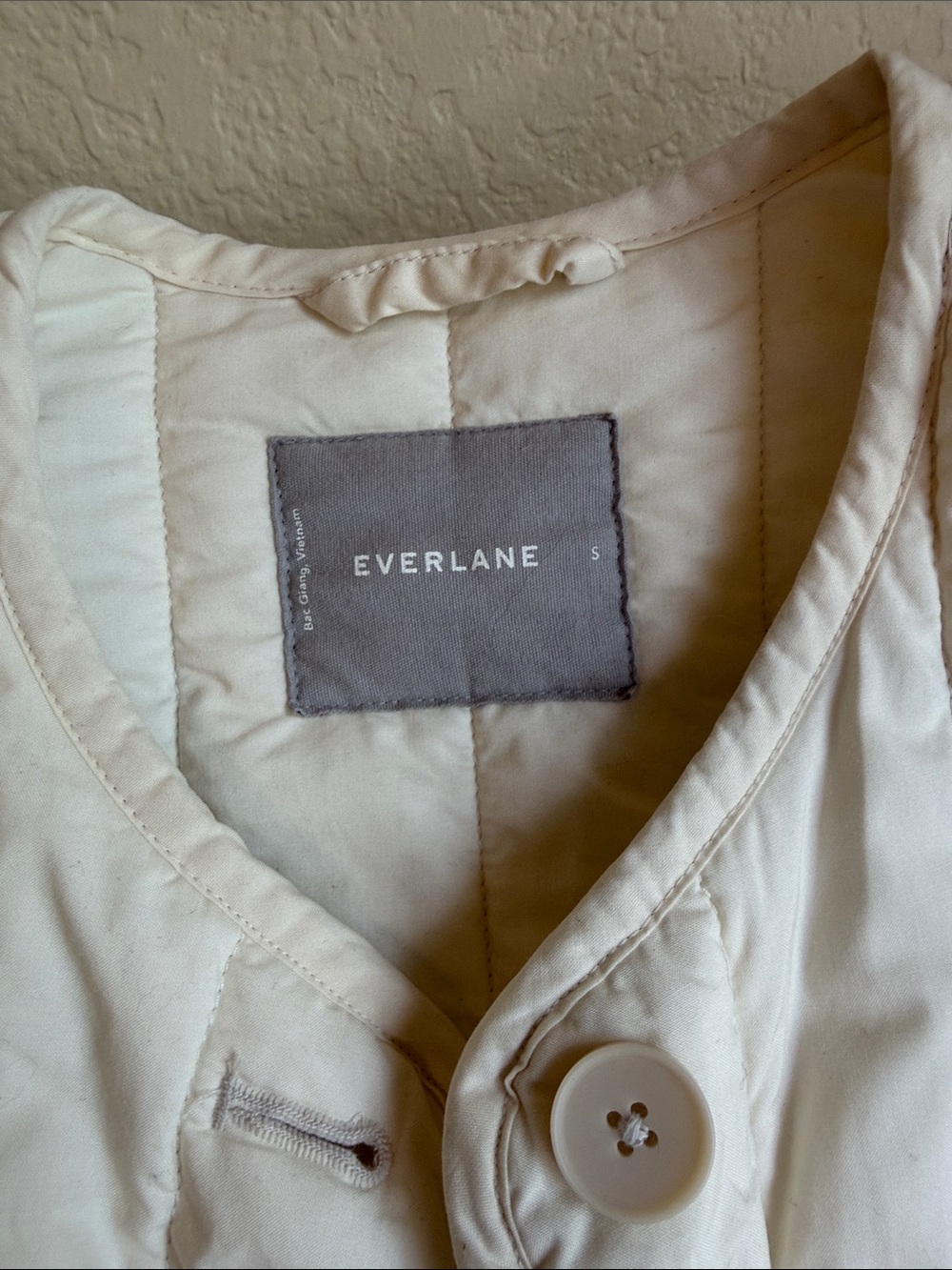 Everlane Quilted Cream Women's Coat - Classic Lightweight Jacket Size S - Picture 2 of 9